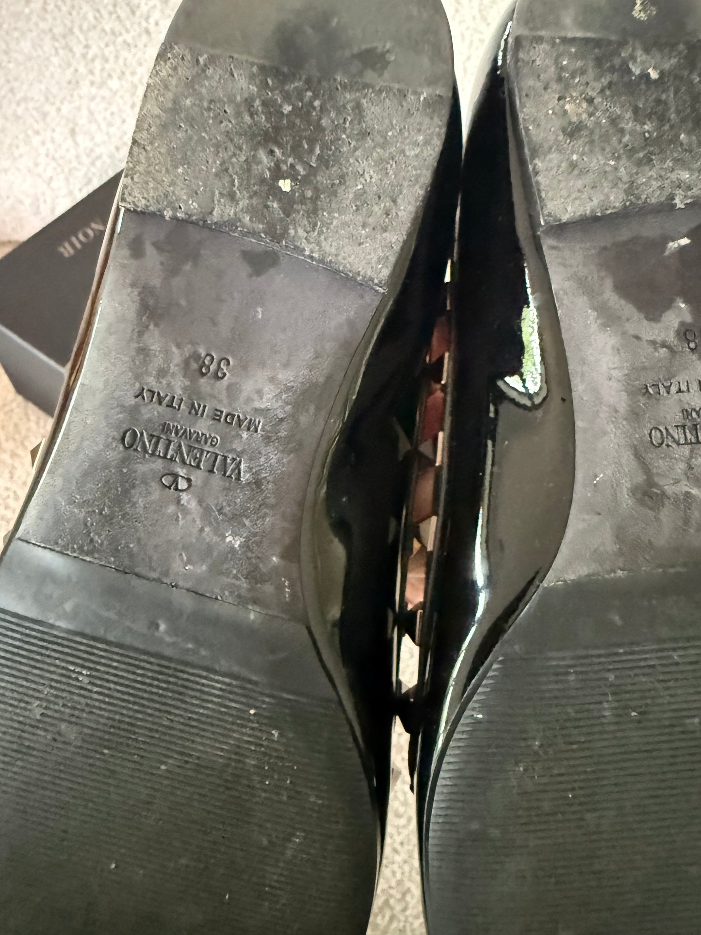 Valentino Garavani Rockstud patent leather ballet flats size 38