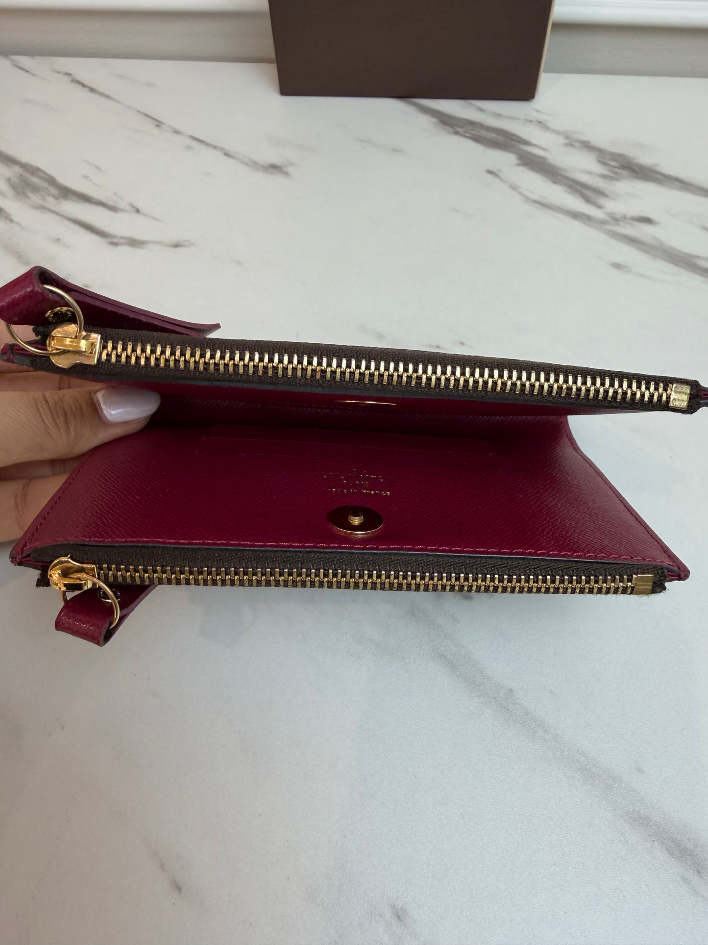 Louis Vuitton Pochette Zippée Wallet