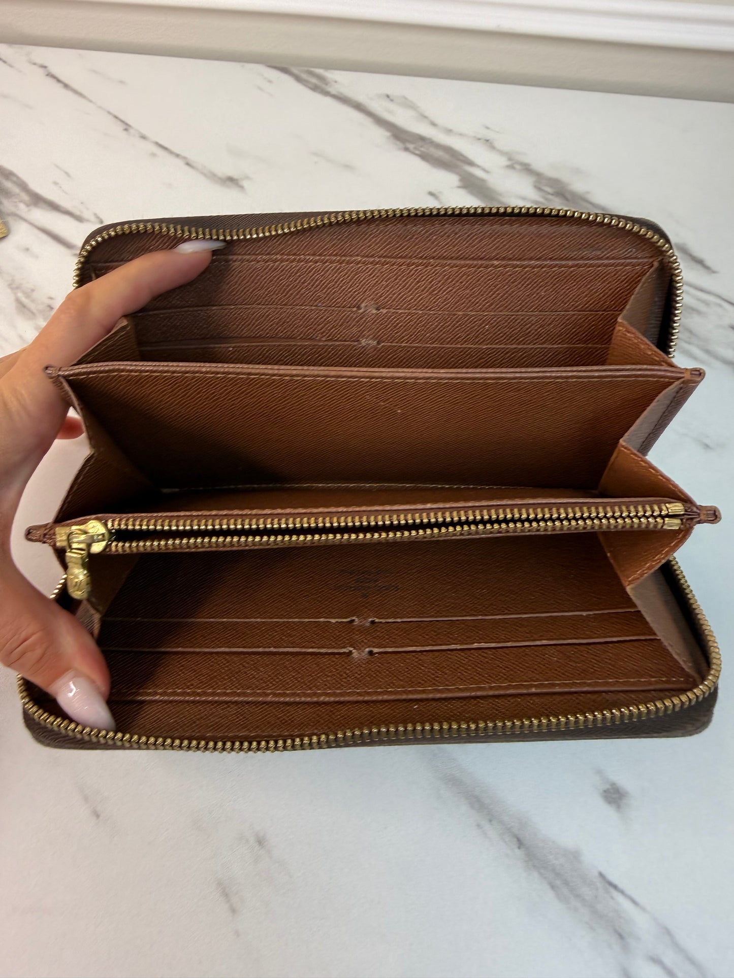 Louis Vuitton Zippy wallet in Monogram canvas