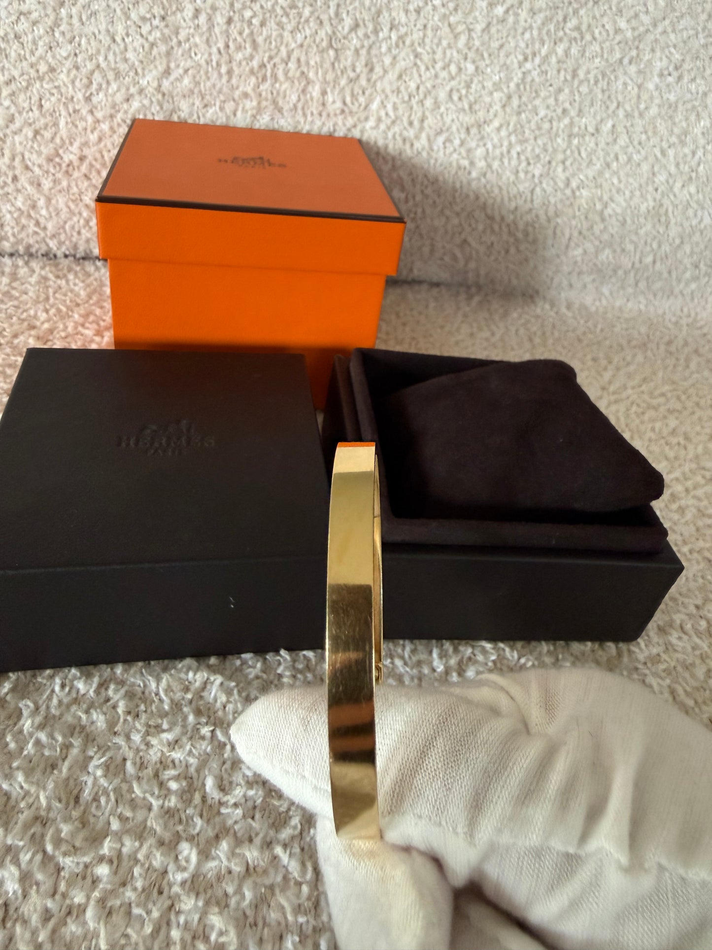 Hermes’ Collier de chien bracelet 18k yellow gold small model
