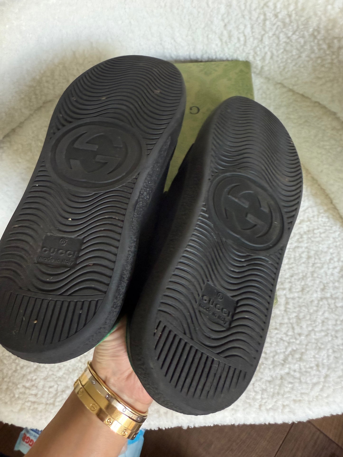 Gucci sneakers size 37