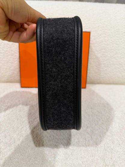 Hermes’ Evelyn 16 in Graphite/ Noir