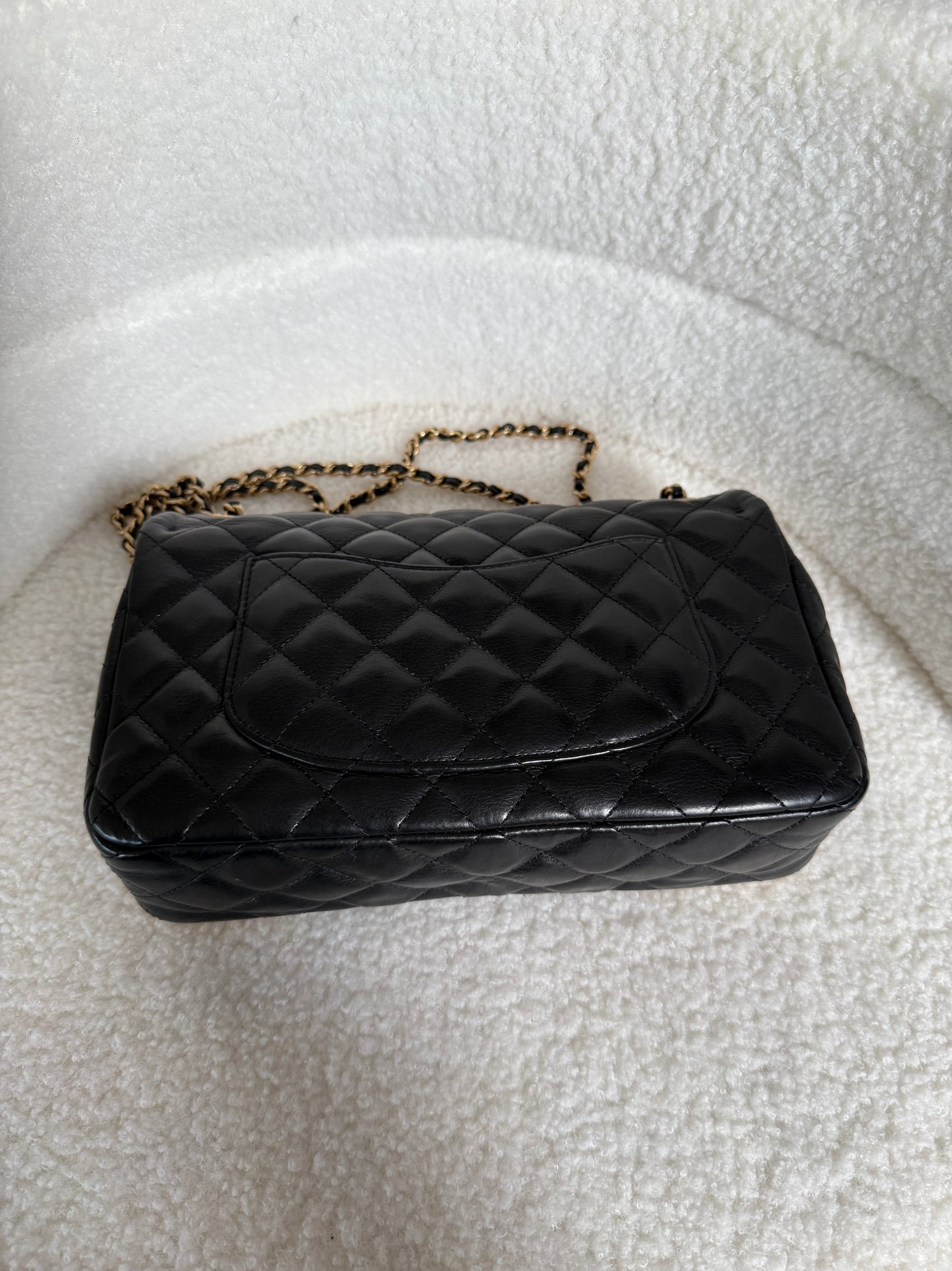 Chanel rock the corner flap