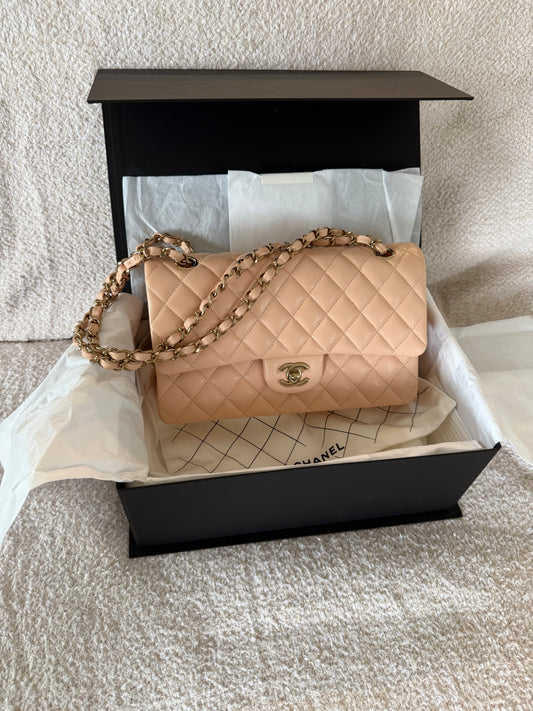 Chanel Classic medium flap with Gold hardware
