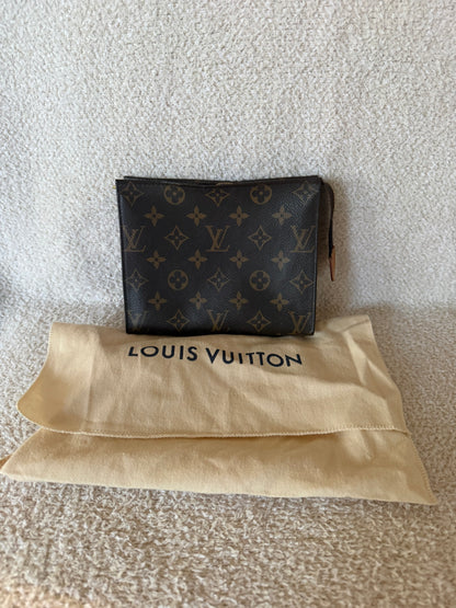 LV Louis Vuitton Toiletry Pouch in Monogram Canvas