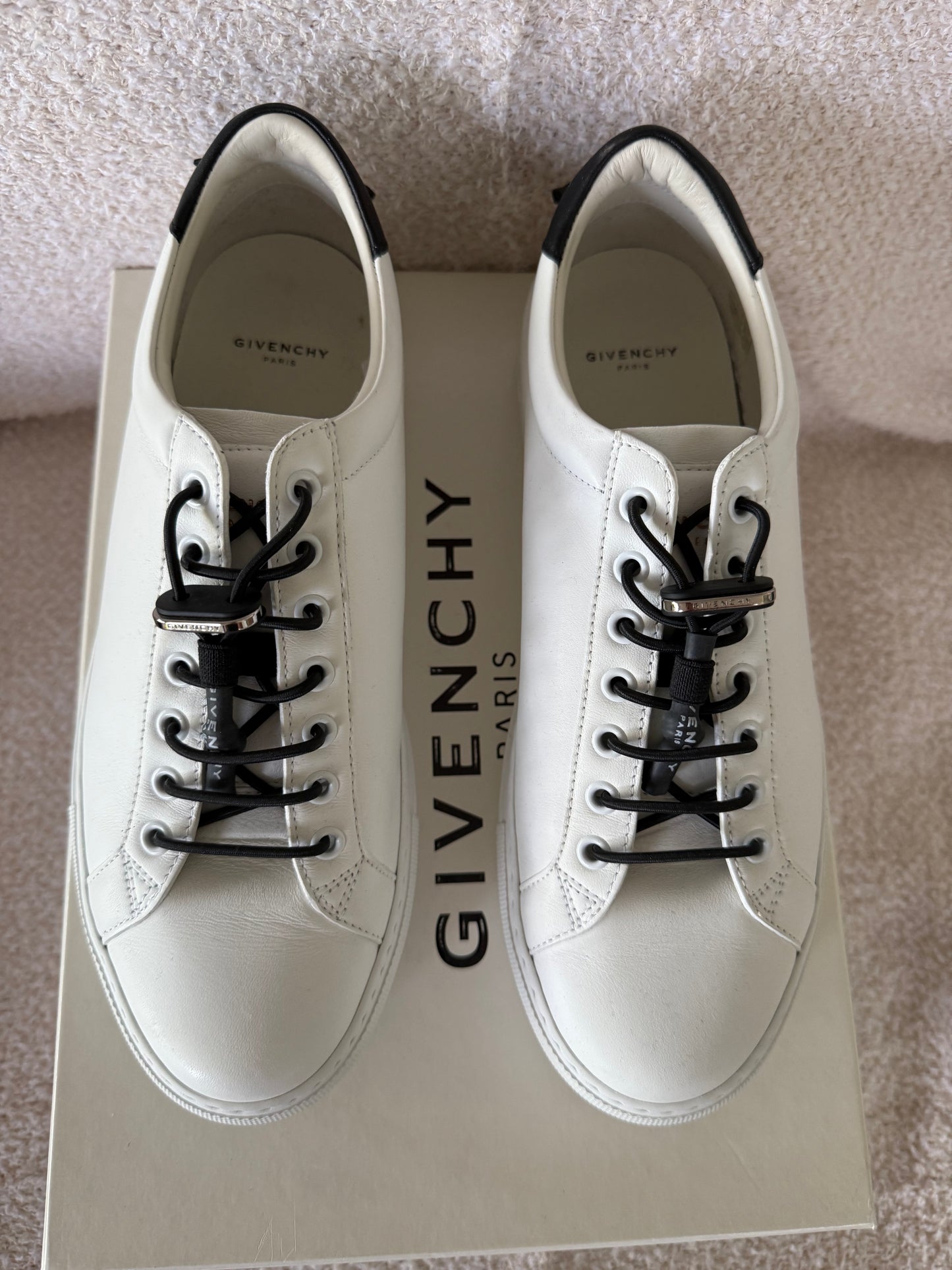 Givenchy Sneakers size 39
