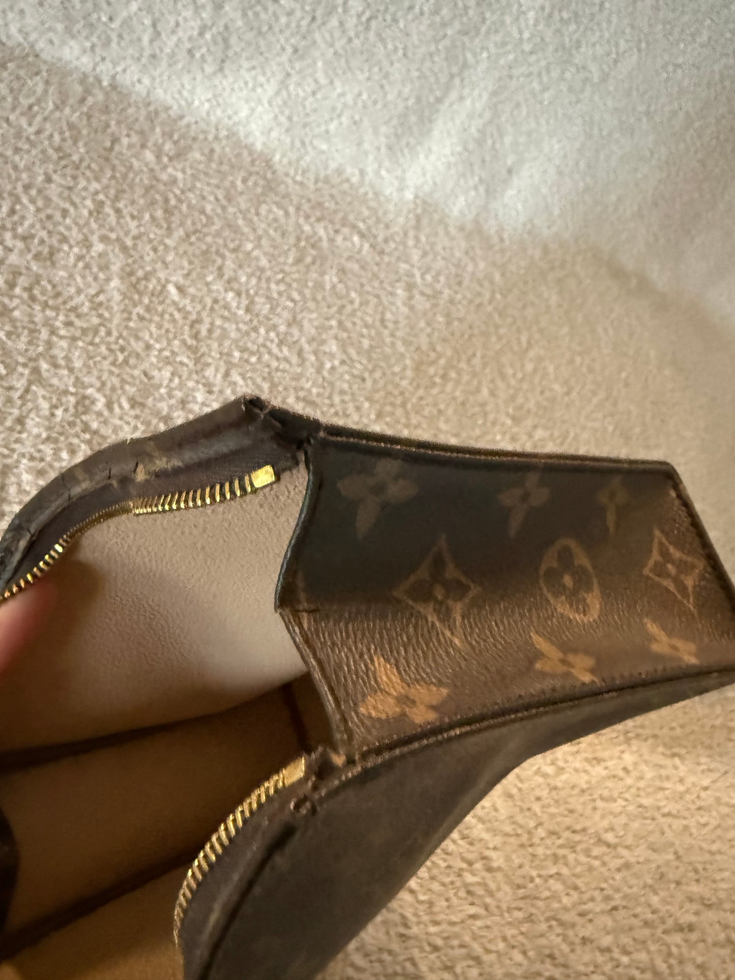 LV Louis Vuitton Toiletry Pouch in Monogram Canvas