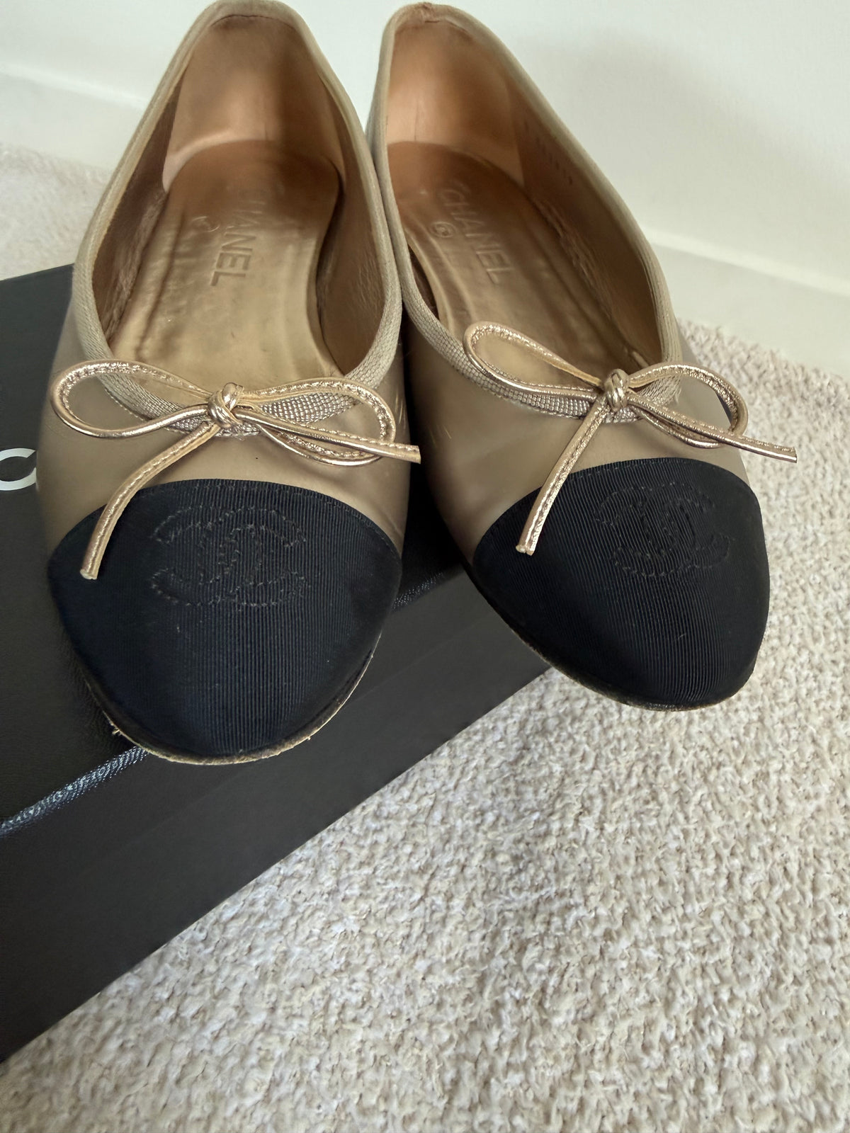Chanel Metallic light gold lambskin ballet flats size 37.5
