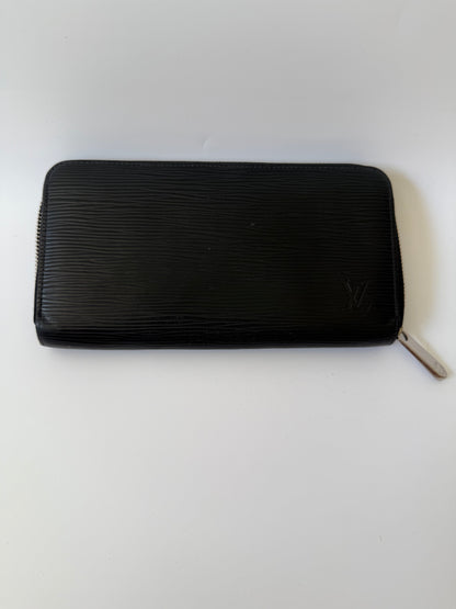 Louis Vuitton Epi leather wallet