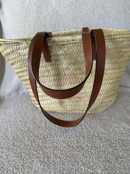 Celine Medium Triomphe Classic Panier tote bag