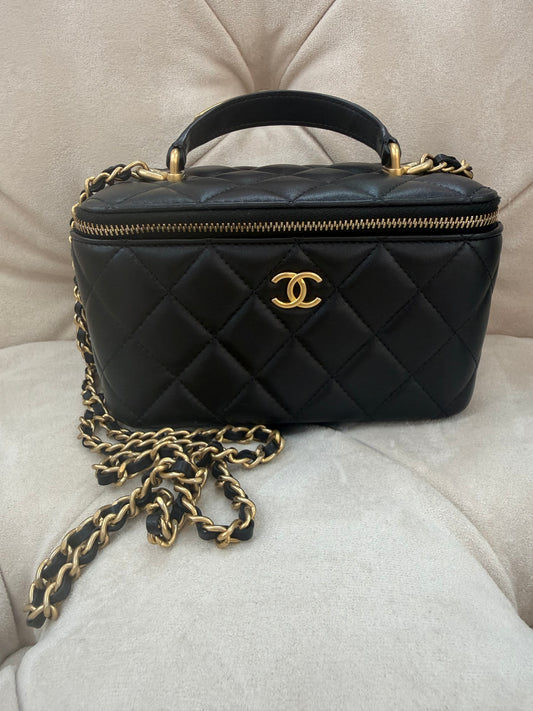 Chanel 22B Vanity case with top handle