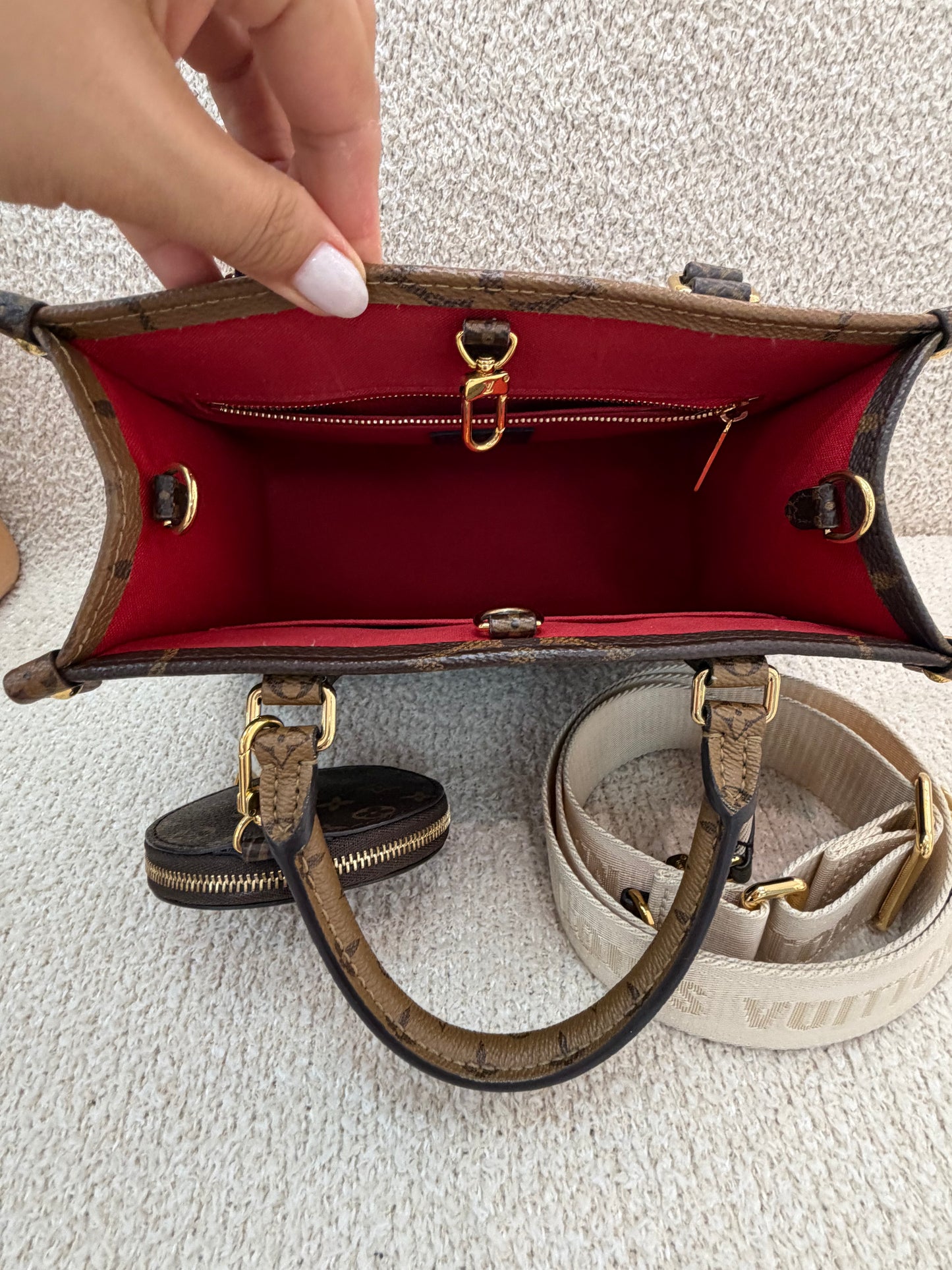 Louis Vuitton on the go PM