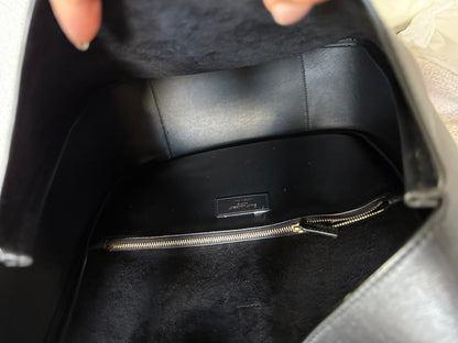 Saint Laurent Le 5 à 7 Supple large leather shoulder bag