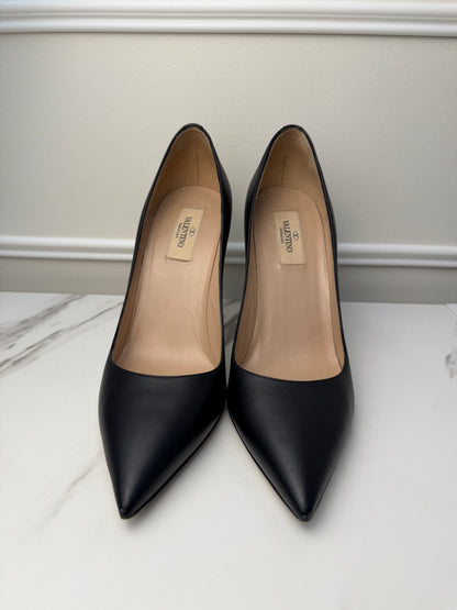 Valentino Rockstud Pumps, Size 39