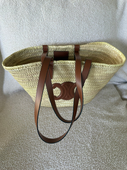 Celine Medium Triomphe Classic Panier tote bag