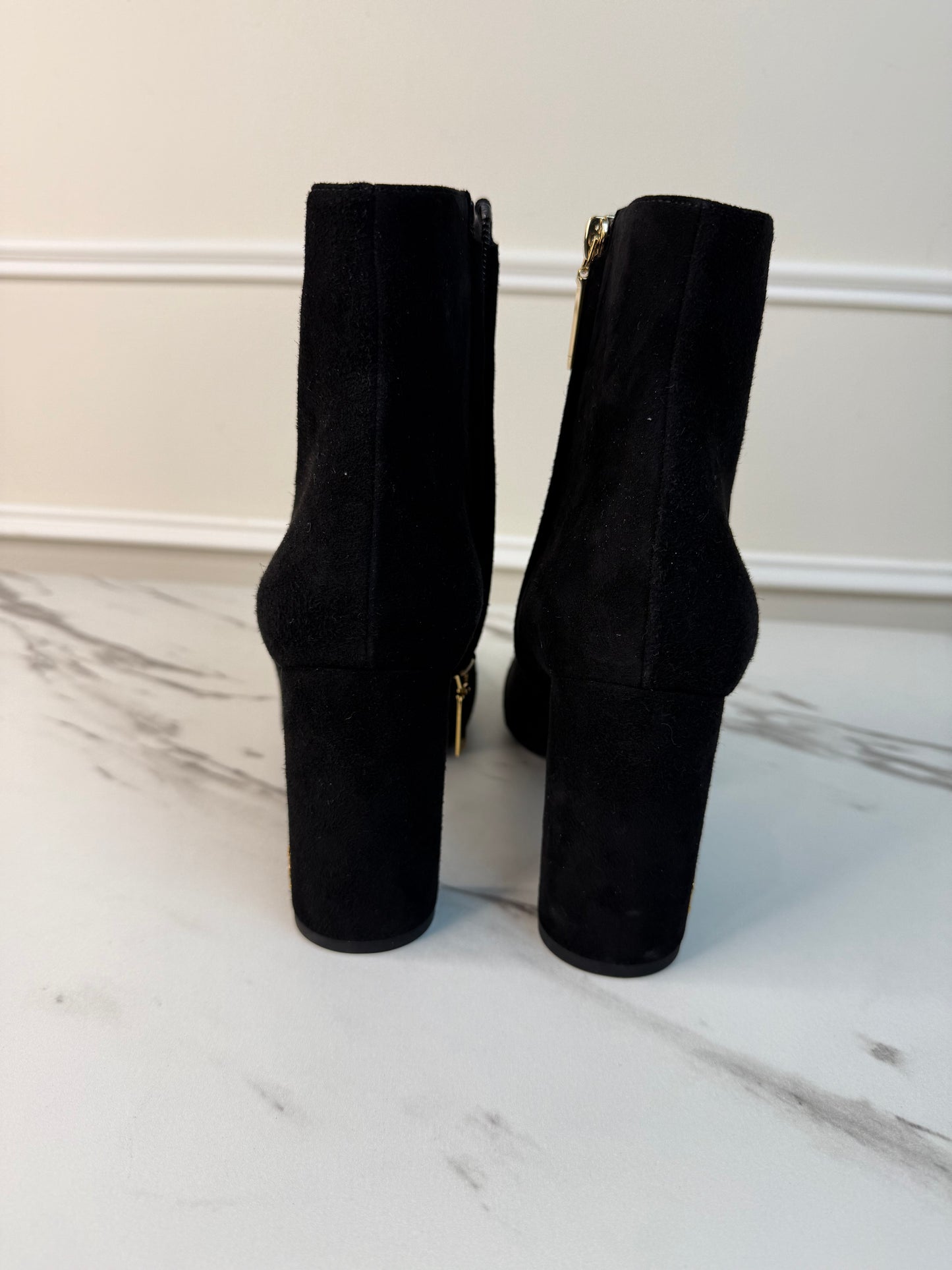 Saint Laurent Loulou Suede Ankle Boots in black size 39.5