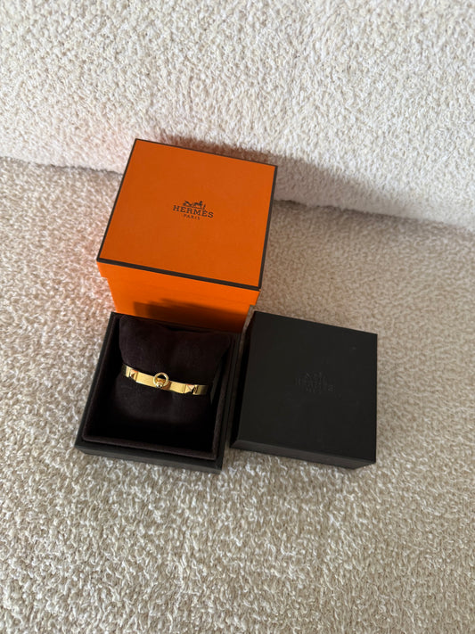 Hermes’ Collier de chien bracelet 18k yellow gold small model