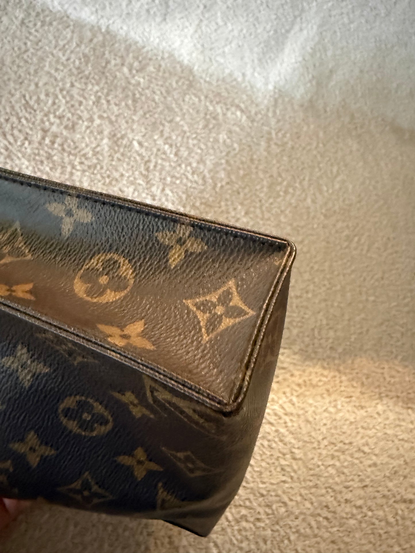 LV Louis Vuitton Toiletry Pouch in Monogram Canvas