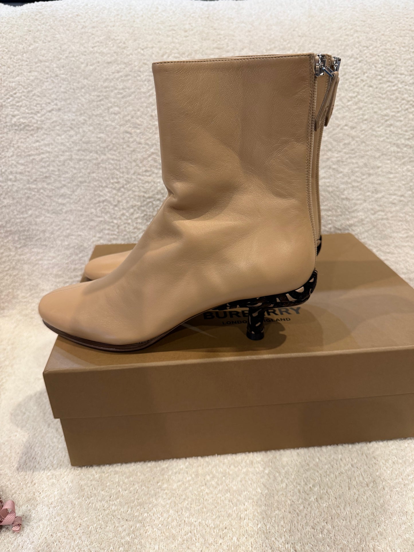 Burberry beige leather Jamila boots size 38