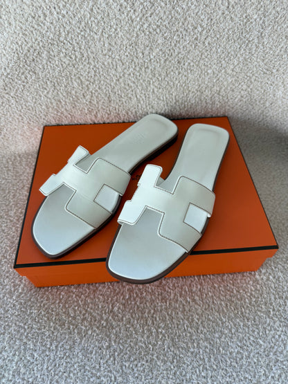 Hermes’ Oran sandals size 39