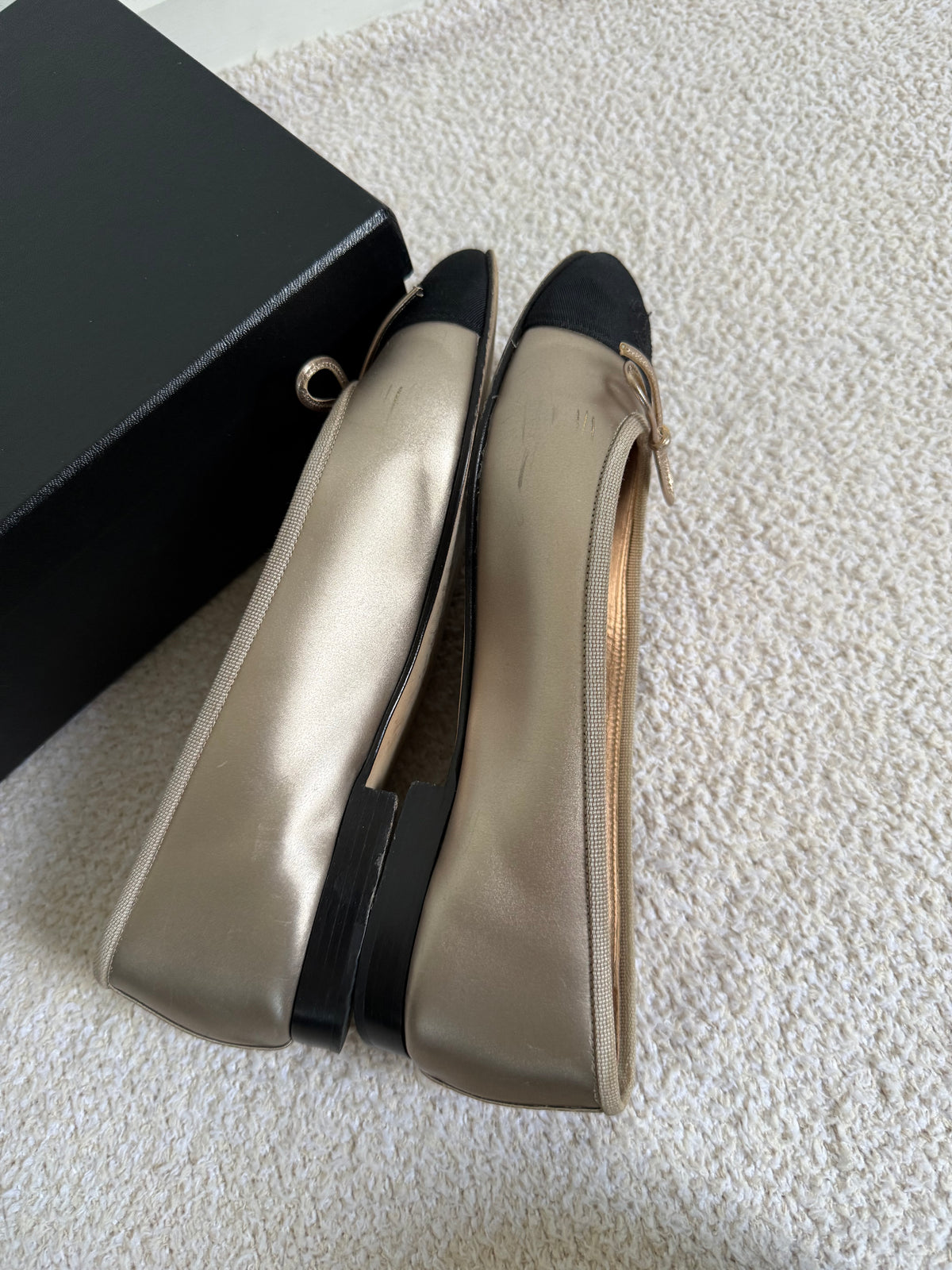 Chanel Metallic light gold lambskin ballet flats size 37.5