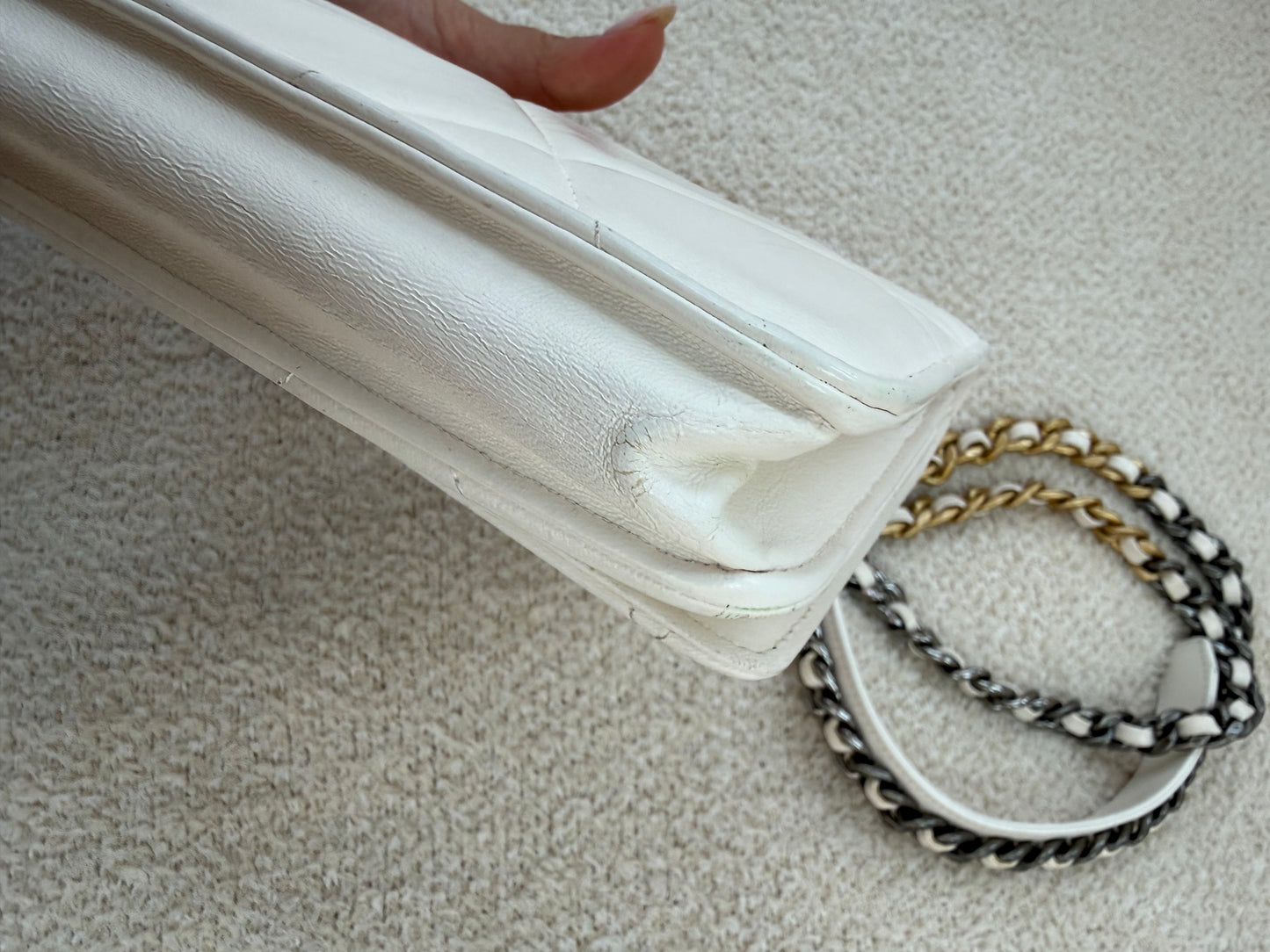 Chanel 19 woc white and gold