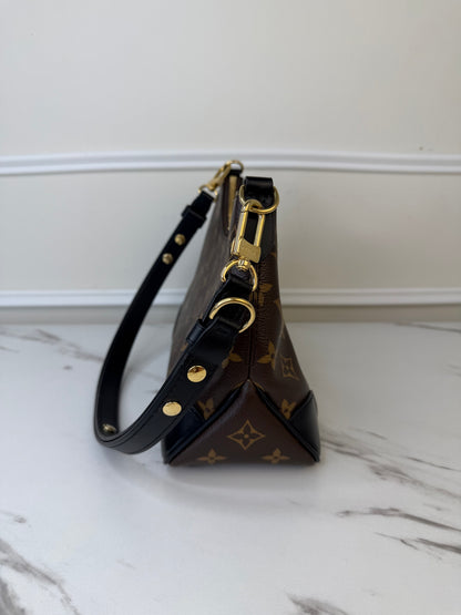 Louis Vuitton Loco Shoulder bag