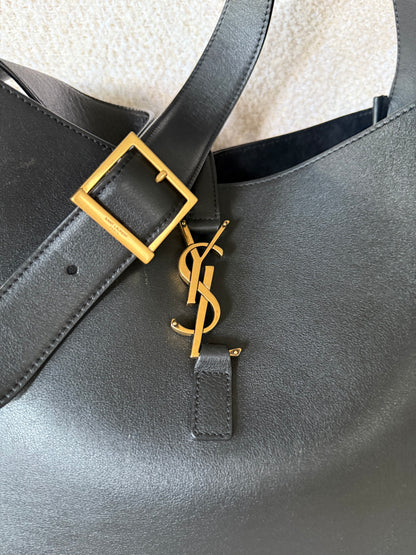 Saint Laurent Le 5 à 7 Supple large leather shoulder bag