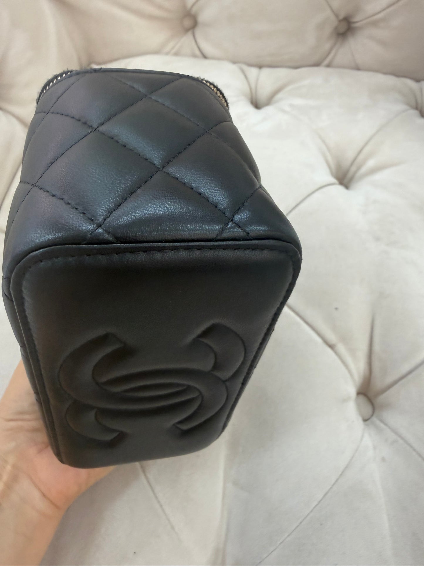Chanel 22B Vanity case with top handle