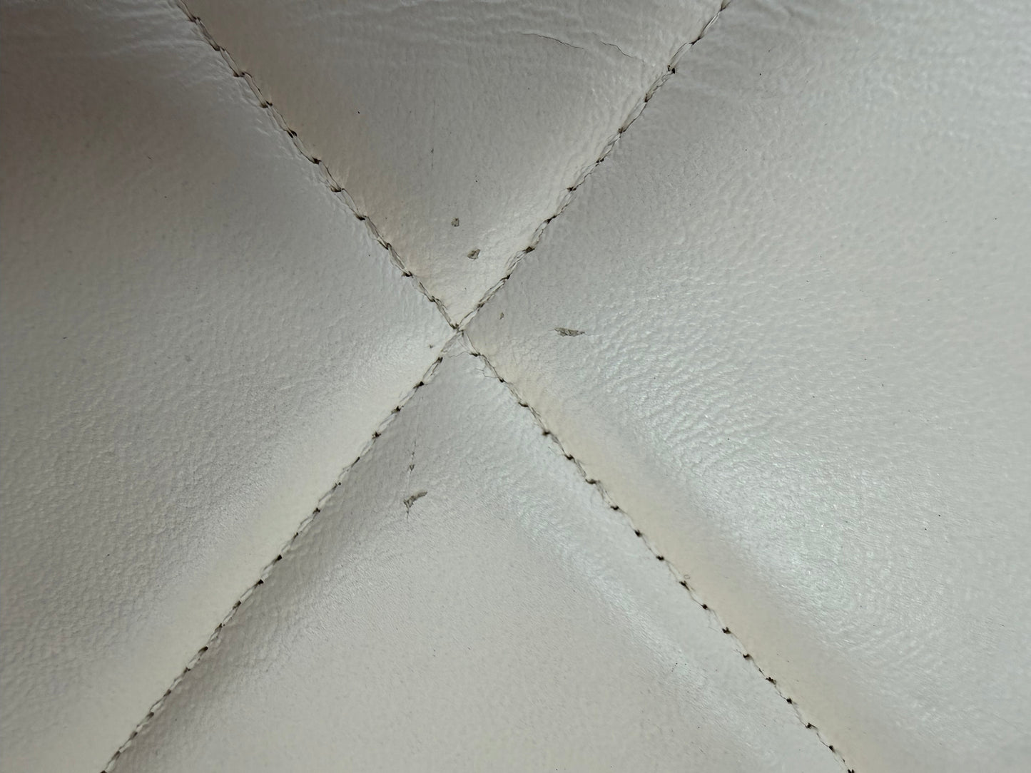 Chanel 19 woc white and gold