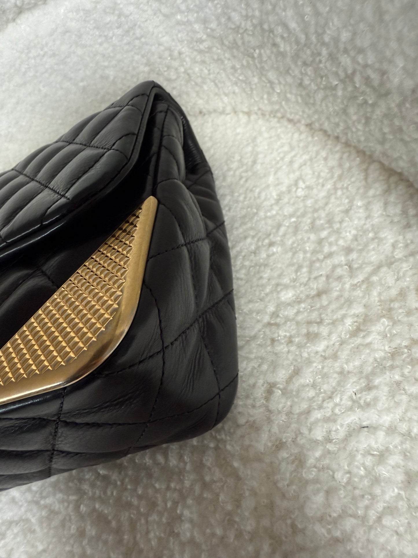 Chanel rock the corner flap