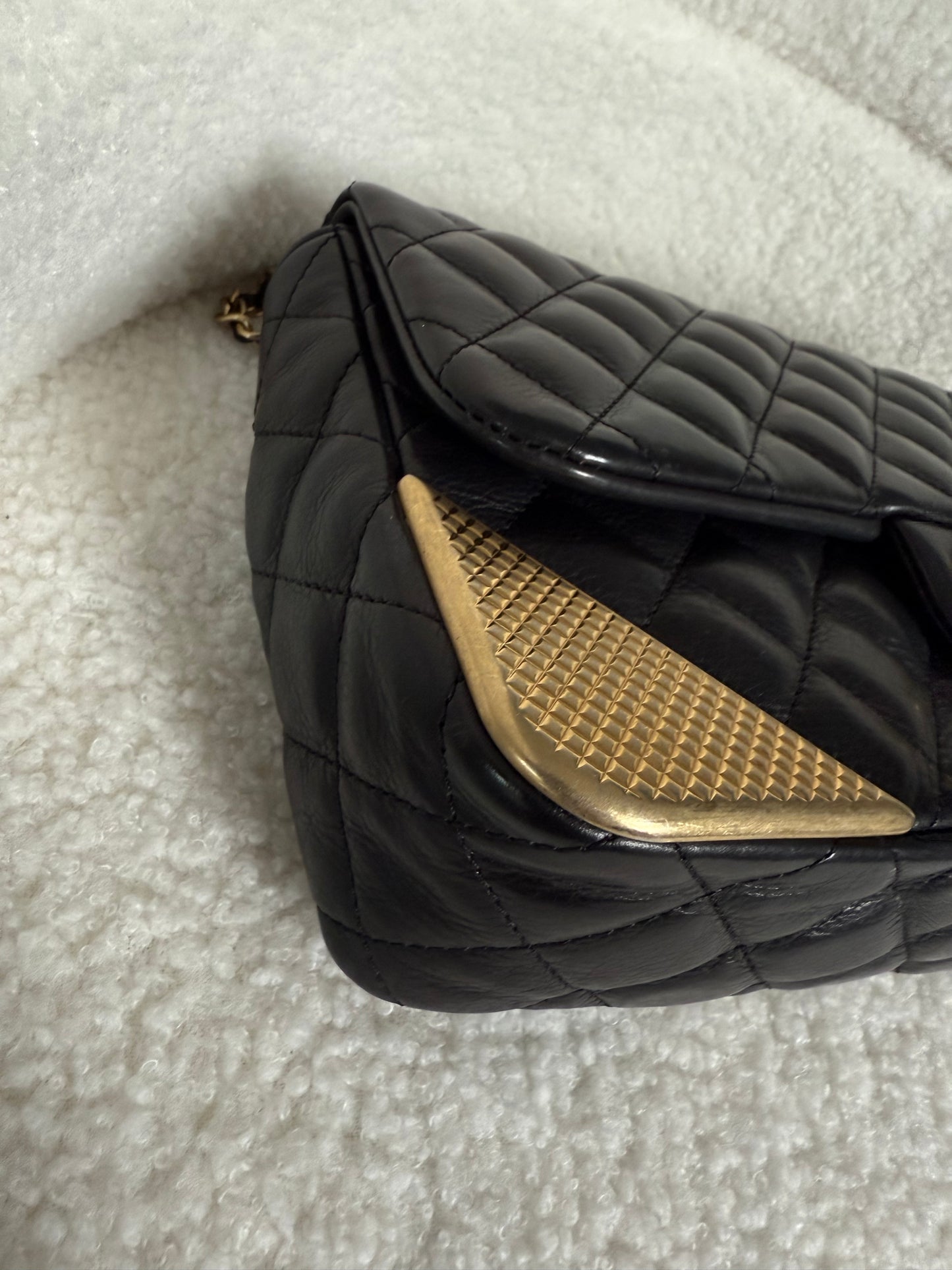 Chanel rock the corner flap