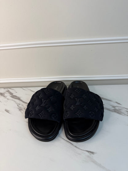 Louis Vuitton Pool Pillow flat comfort mules black size 39