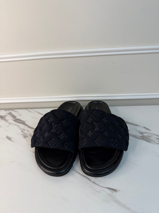 Louis Vuitton Pool Pillow flat comfort mules black size 39