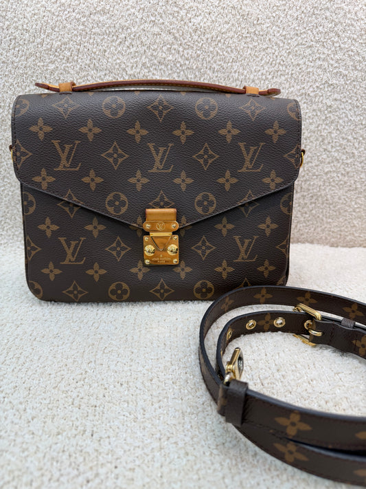 Louis Vuitton monogram Pochette Métis