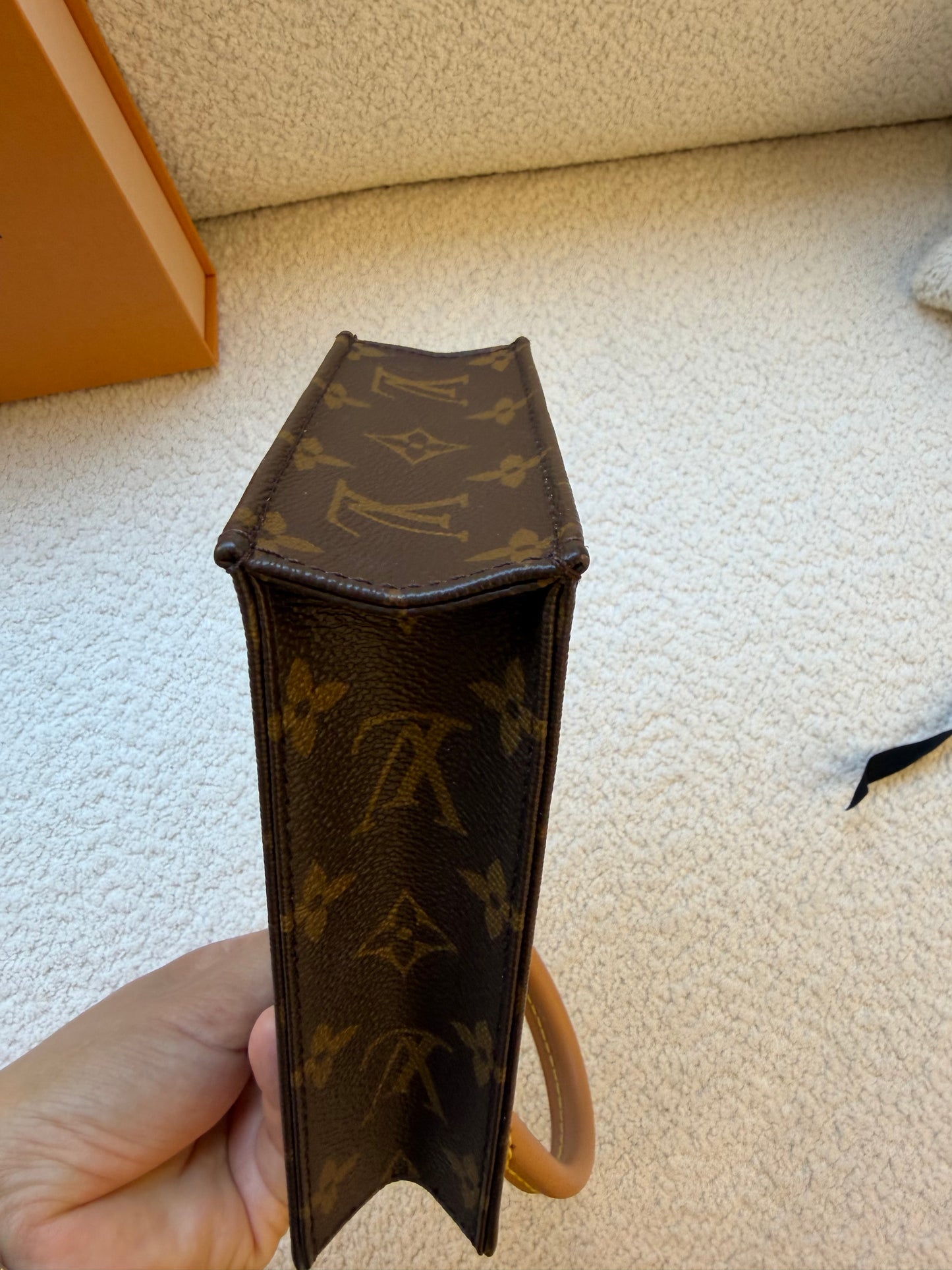 Louis Vuitton Petit Sac Plat