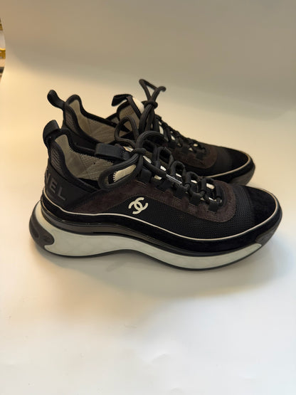 Chanel Sneakers size 38.5