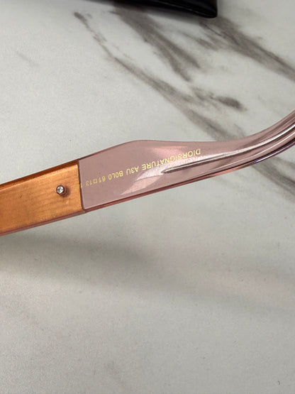 DiorSignature S5U sunglasses featuring gold frames and pink lenses