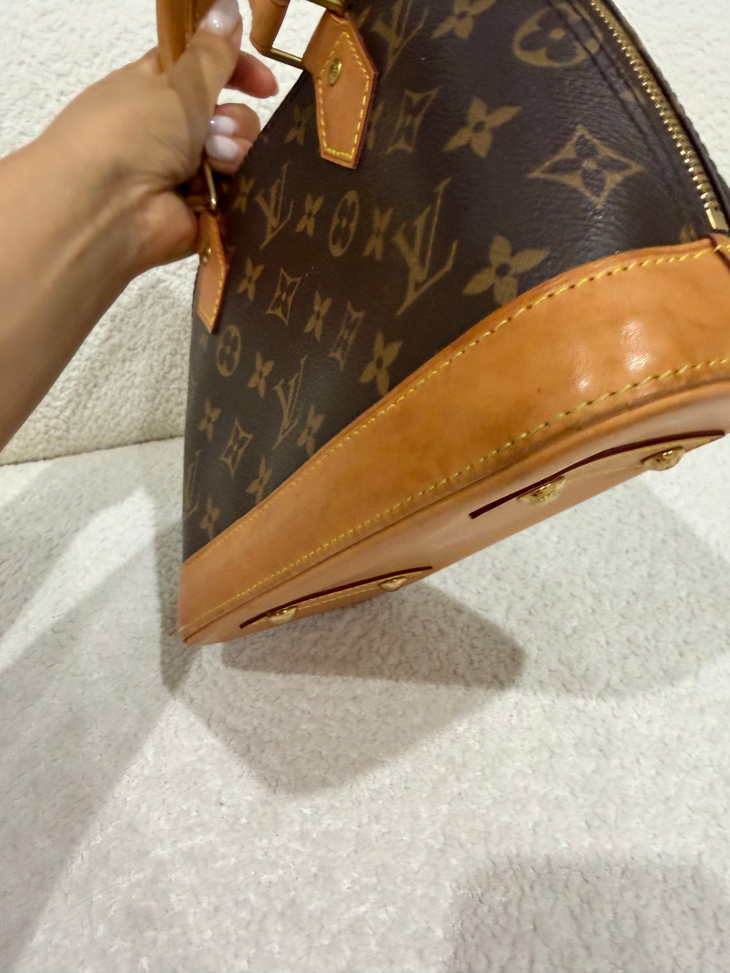 Louis Vuitton Alma BB in Monogram