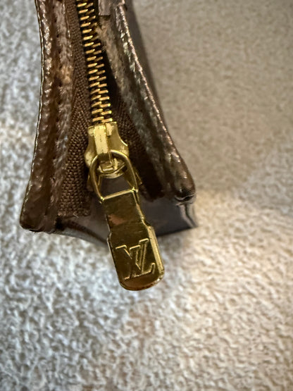 LV Louis Vuitton Toiletry Pouch in Monogram Canvas