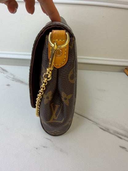 Louis Vuitton Monogram Favorite Bag , Size MM