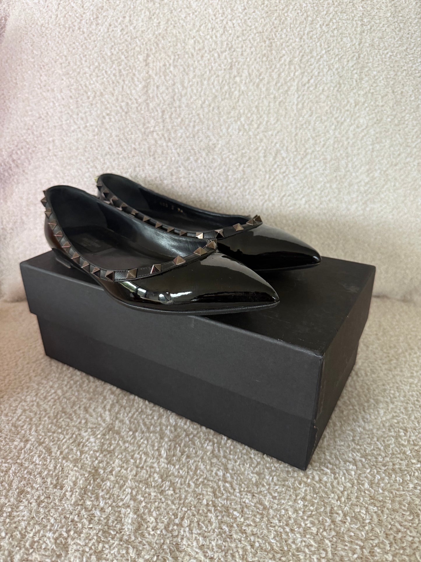Valentino Garavani Rockstud patent leather ballet flats size 38