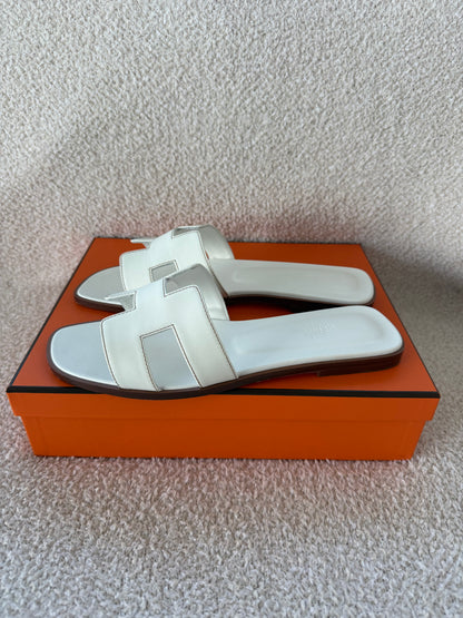 Hermes’ Oran sandals size 39