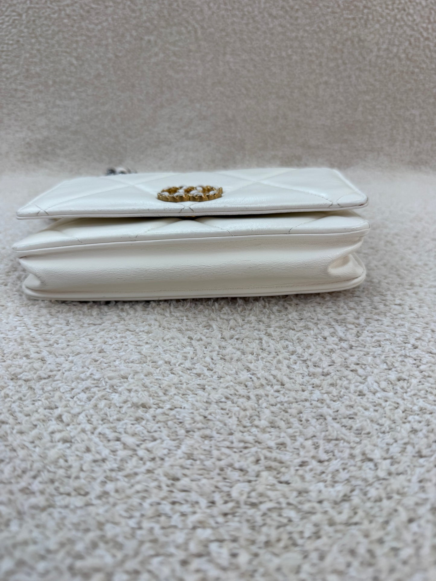 Chanel 19 woc white and gold