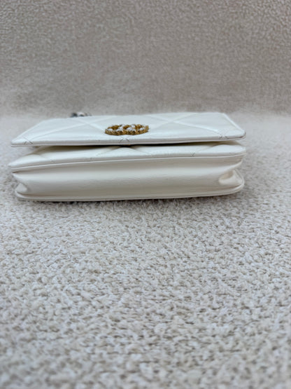 Chanel 19 woc white and gold
