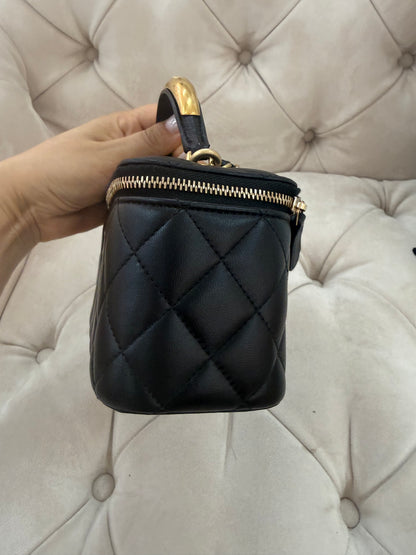 Chanel 22B Vanity case with top handle