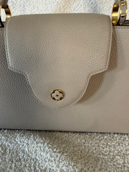 Louis Vuitton Capucines PM beige/Galet colour