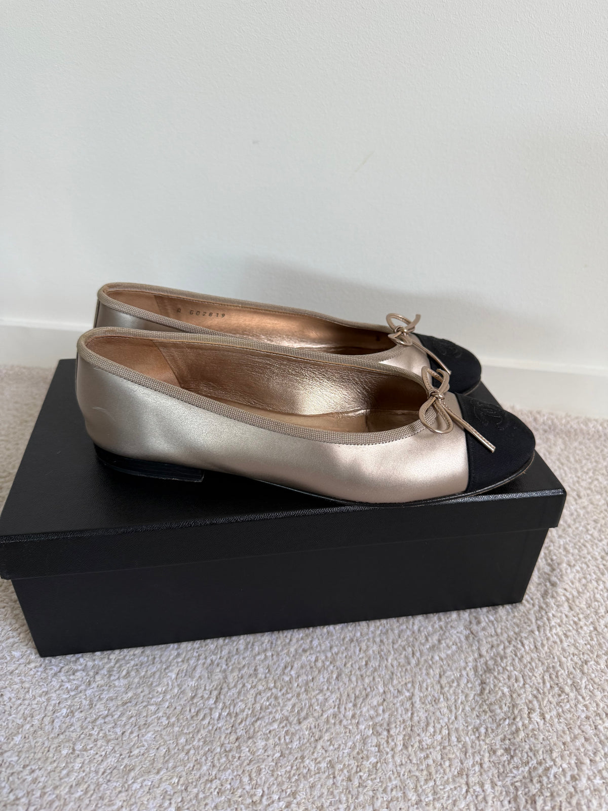 Chanel Metallic light gold lambskin ballet flats size 37.5