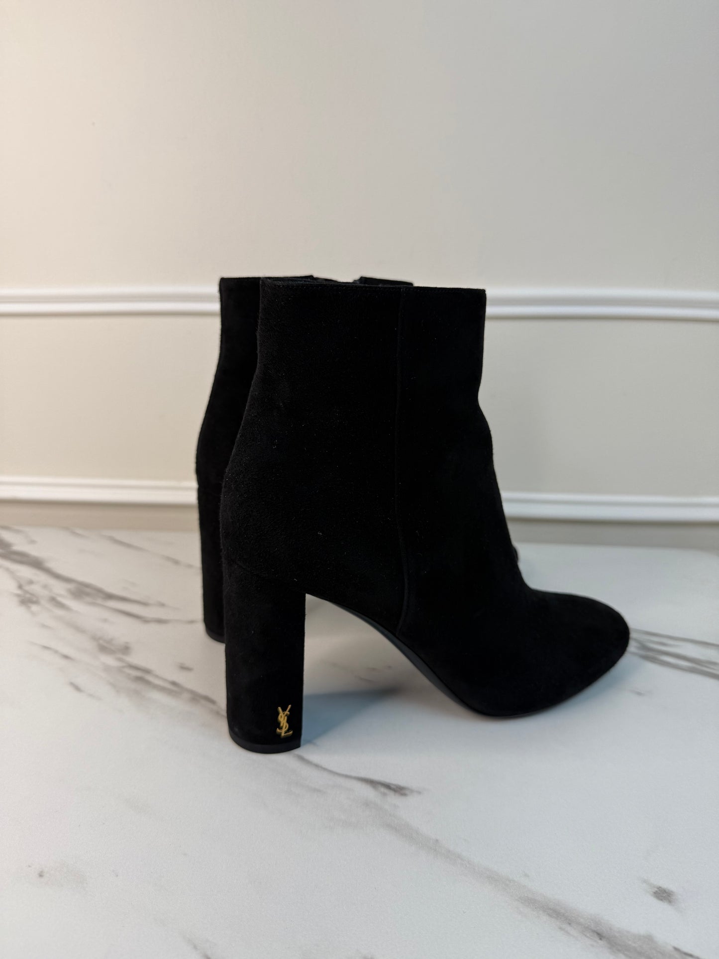 Saint Laurent Loulou Suede Ankle Boots in black size 39.5