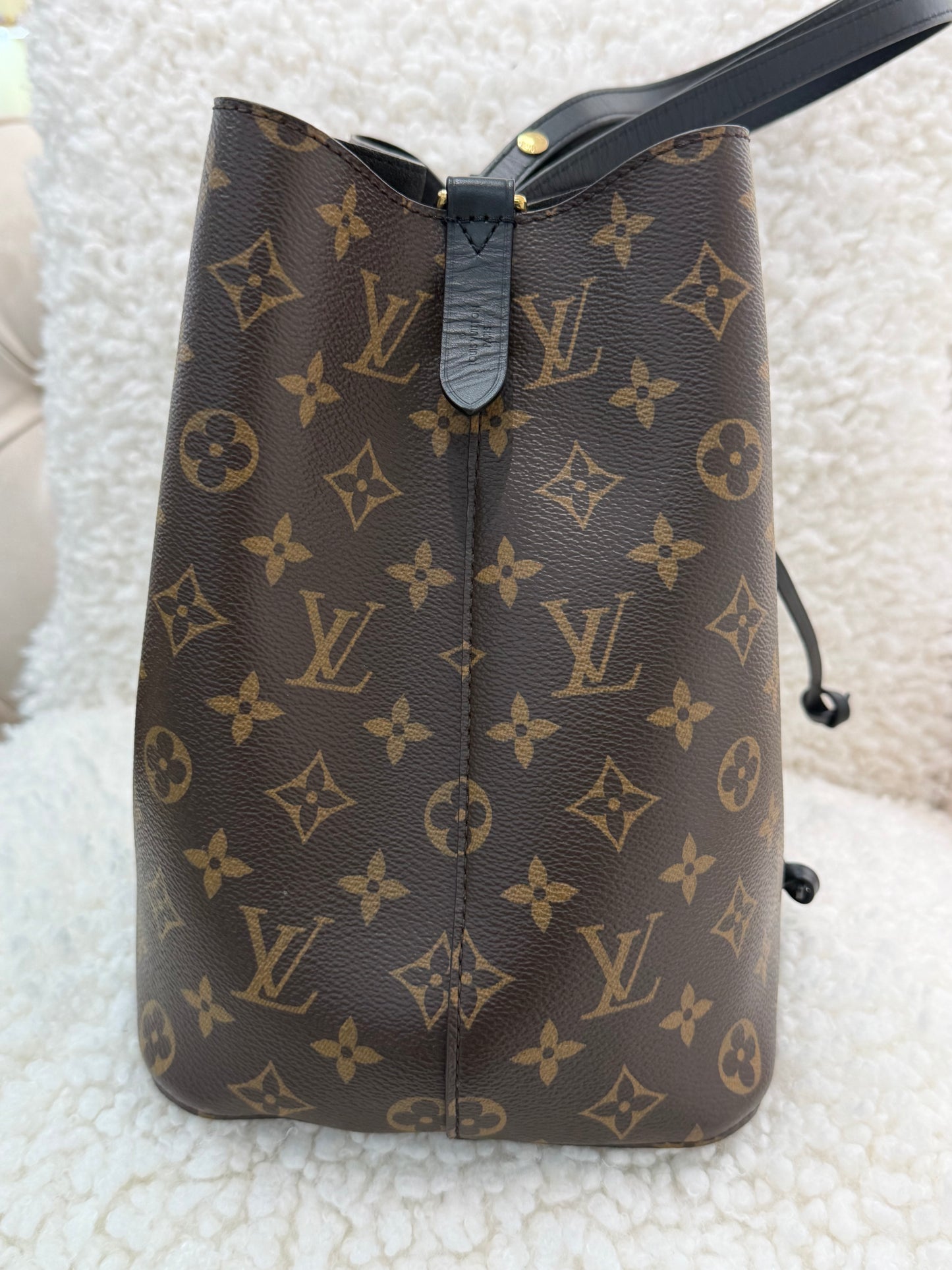 Louis Vuitton Neo Noe Bag